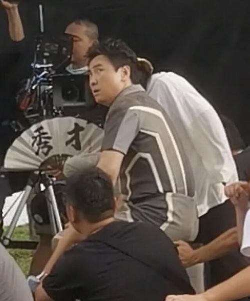 助理快逃,揭秘职场危机与自我救赎之路